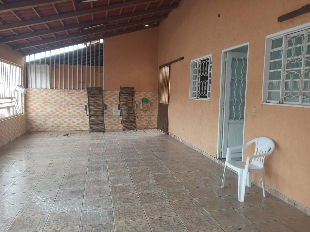 Casa à venda com 4 quartos, 300m² - Foto 4