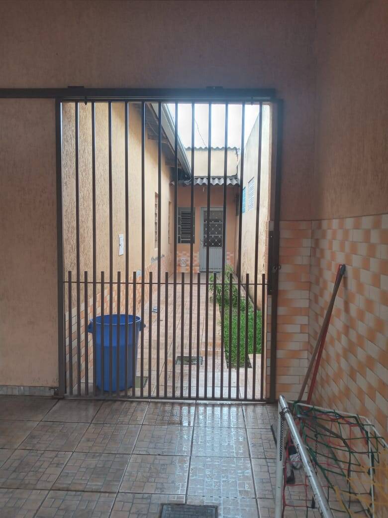 Casa à venda com 4 quartos, 300m² - Foto 3