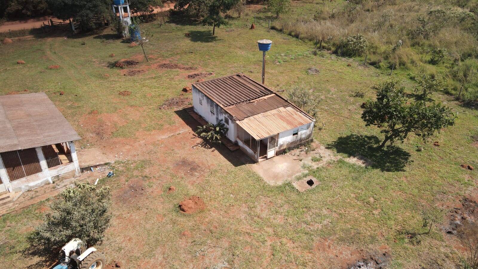 Fazenda à venda com 2 quartos, 2m² - Foto 8